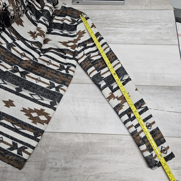 Aztec Southwestern Tribal Print Fringe Cardigan Wrap Jacket Boho Western Blanket - Picture 6 of 12